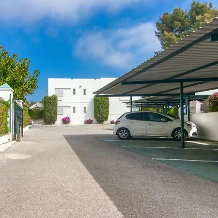 Azahara, Apartamento *